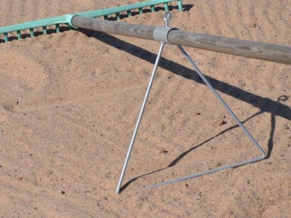 Rake holder<br>coated steel triangle
