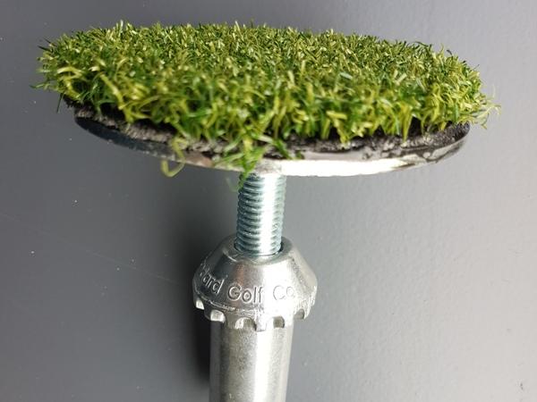 Cup shutter for artificial greens<br>